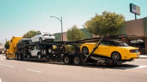 Read more about the article What’s the Difference Between Open and Enclosed Car Transport?